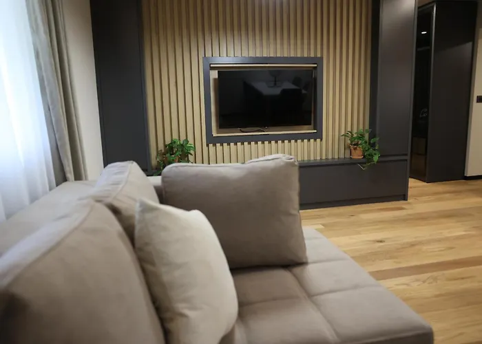 Premium 1 טיראנה